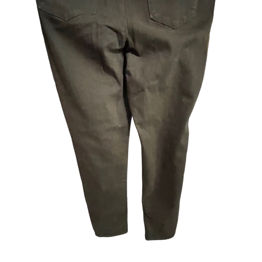 Chico’s the platinum jegging size 1
Conventional size 8 - Picture 8 of 11